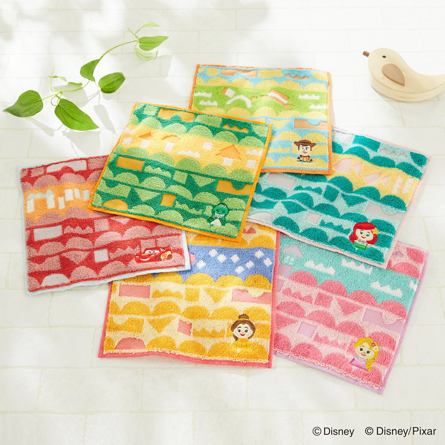 【ディズニー/Disney】綿素材を使ったタオルハンカチ(OBOERU/KIDEA)(選べるキャラクター)