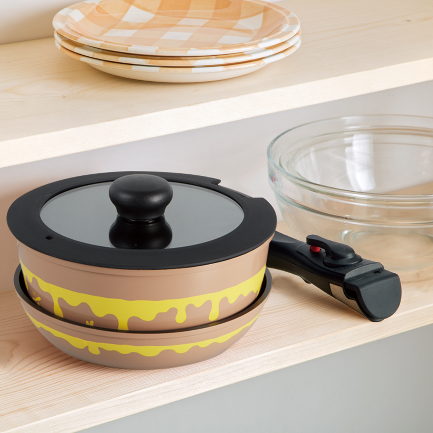 取っ手が外れる鍋&フライパン2点セット「くまのプーさん」(ディズニー/Disney) 取っ手が外れる鍋&フライパン2点セット「くまのプーさん」(ディズニー/Disney)