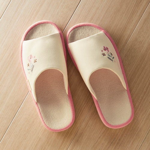 刺繍が可愛いコンフォートスリッパ 「ミニラボ」
