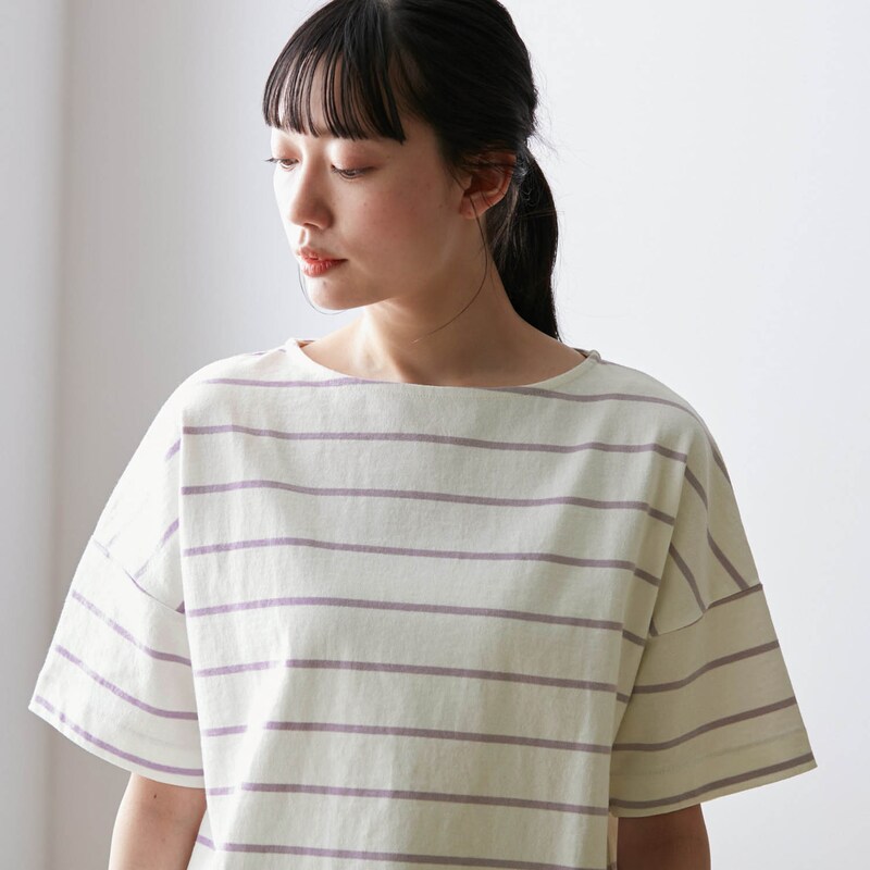 首元は裏バインダーで洗濯後も伸びにくい