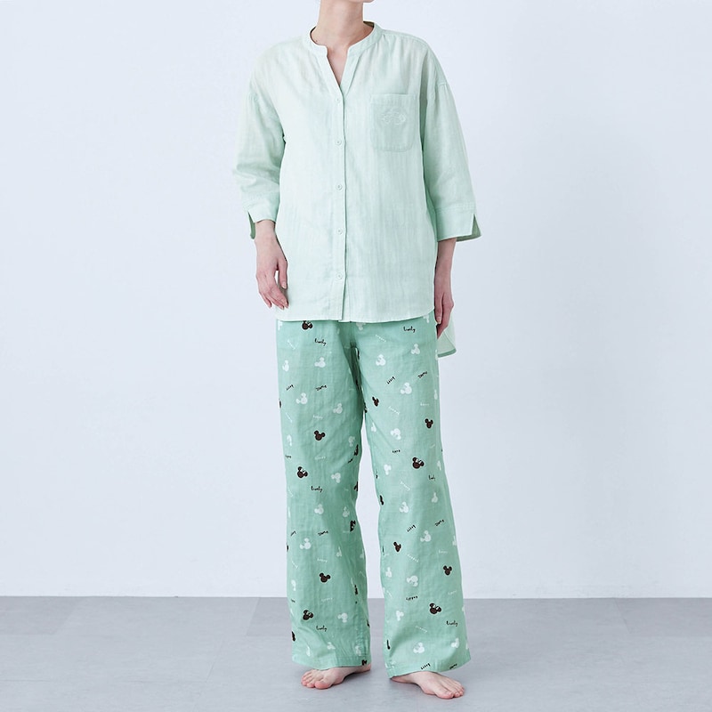 モデル身長167cm／M ※写真は撮影用のため股下+4㎝になります。