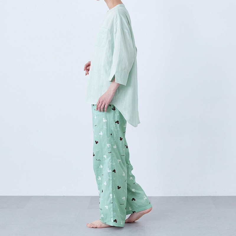 モデル身長167cm／M ※写真は撮影用のため股下+4㎝になります。