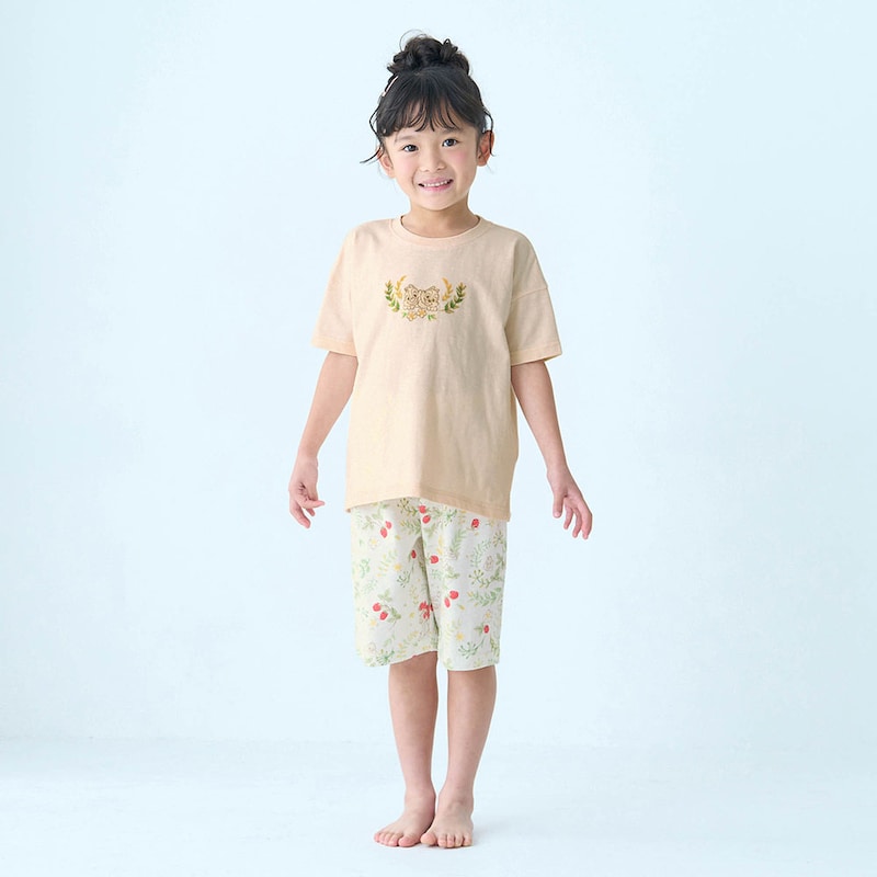 【新柄】チップ＆デール（アイボリー）　モデル身長108ｃｍ／110着用