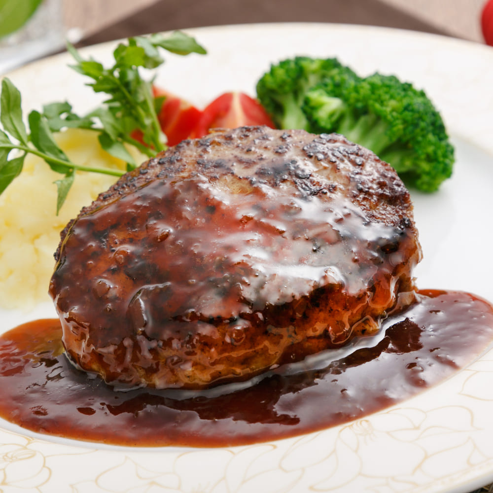 落合シェフ監修 牛肉ハンバーグと黒トリュフソース 落合シェフ監修 牛肉ハンバーグと黒トリュフソース