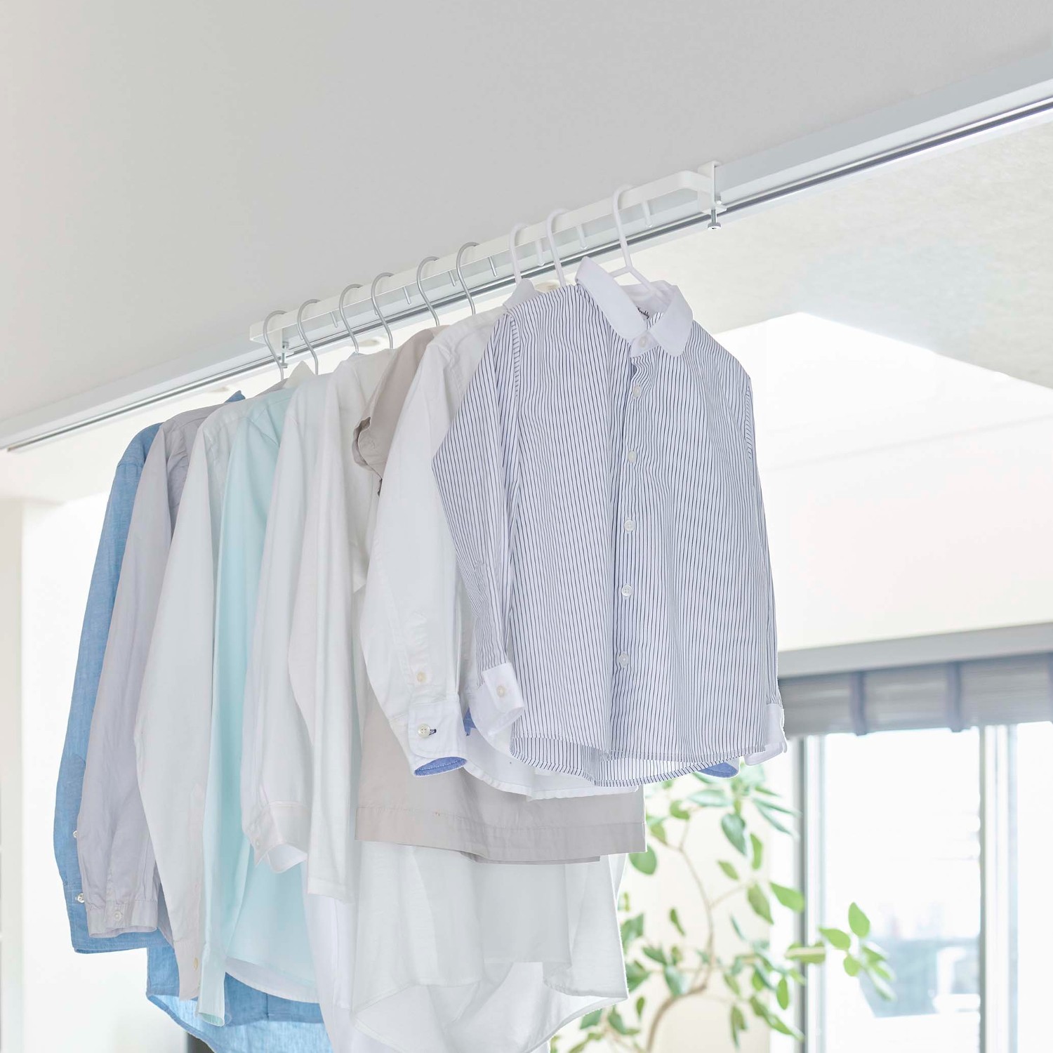 室内干し 賃貸 狭い部屋 竿がなくても乾く おしゃれグッズを紹介 ベルメゾン 暮らしのコラム 室内干し 賃貸 狭い部屋 竿がなくても乾く おしゃれグッズを紹介 ベルメゾン 暮らしのコラム