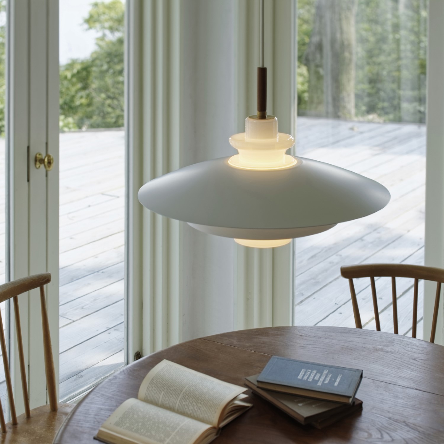 【インターフォルム/INTERFORM】乳白ガラスから暖かな光が漏れるペンダントライト「ブランシェ/Blanche」 【インターフォルム/INTERFORM】乳白ガラスから暖かな光が漏れるペンダントライト「ブランシェ/Blanche」