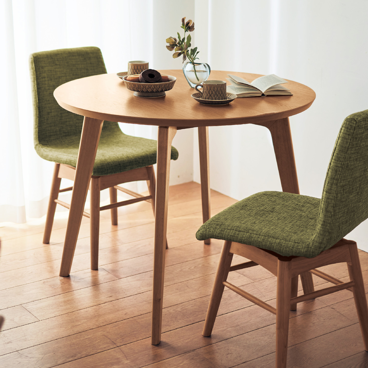 【ベルメゾン】コンパクトな集える円形ダイニングテーブル