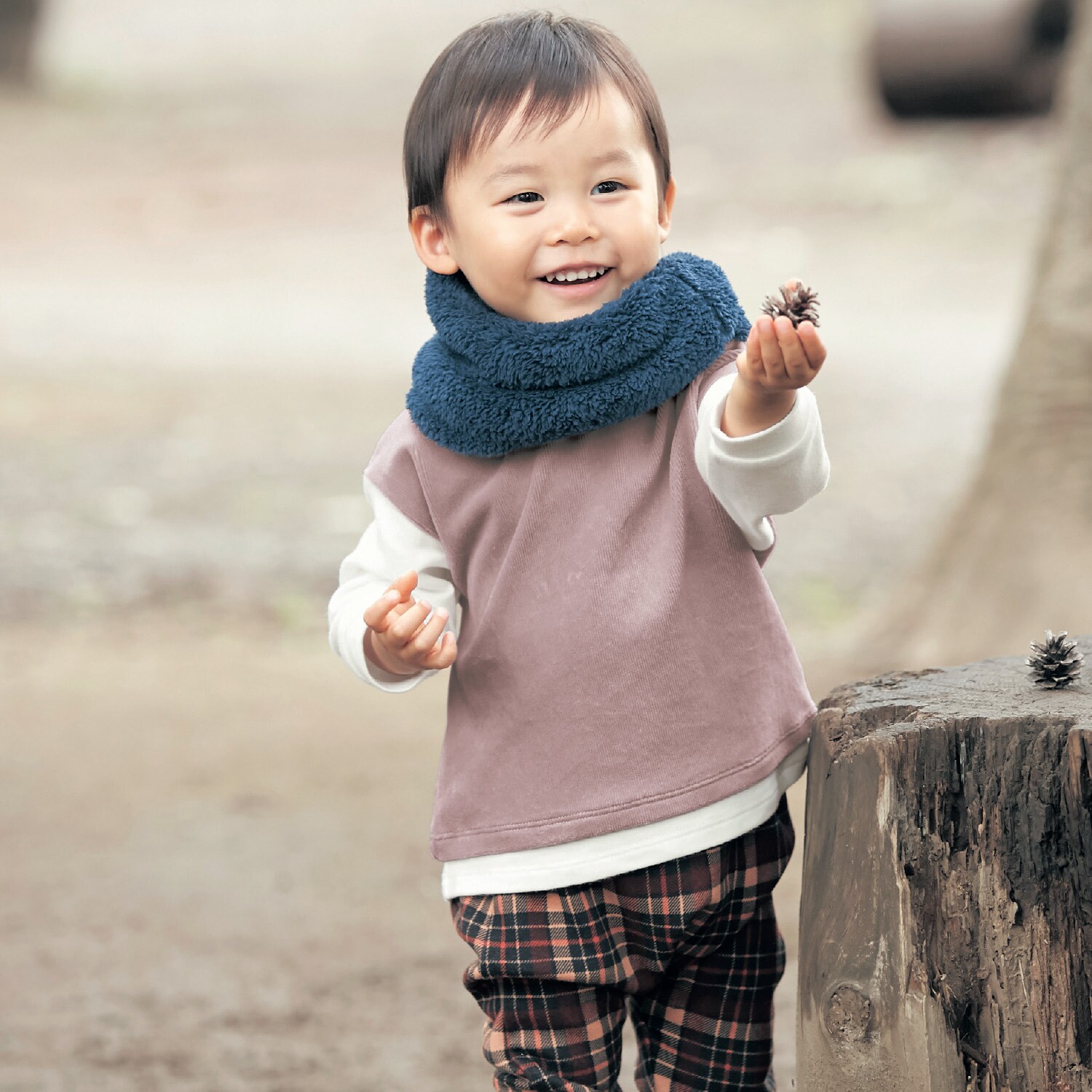 おしりにマチがある裏シャギーロング丈カエルパンツ（子供服 パンツ