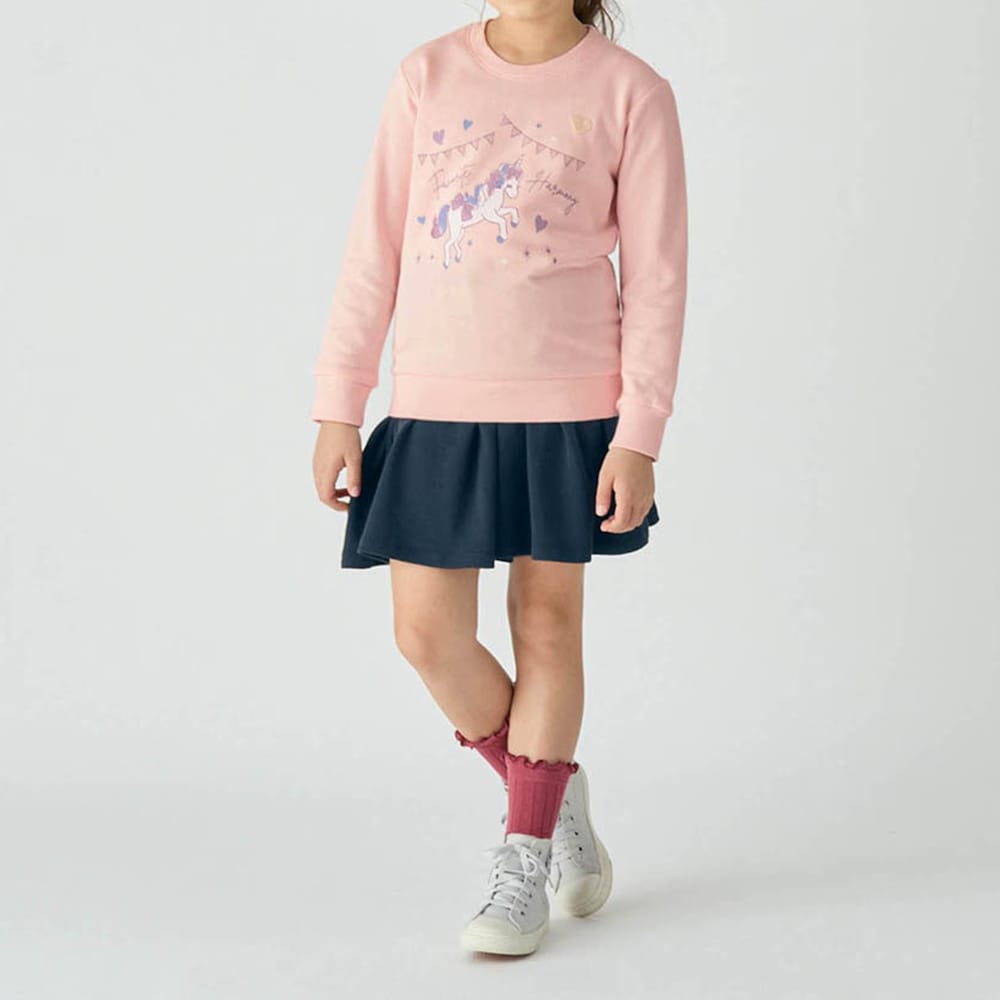 ピンク（ユニコーン）／モデル身長129cm・130サイズ着用