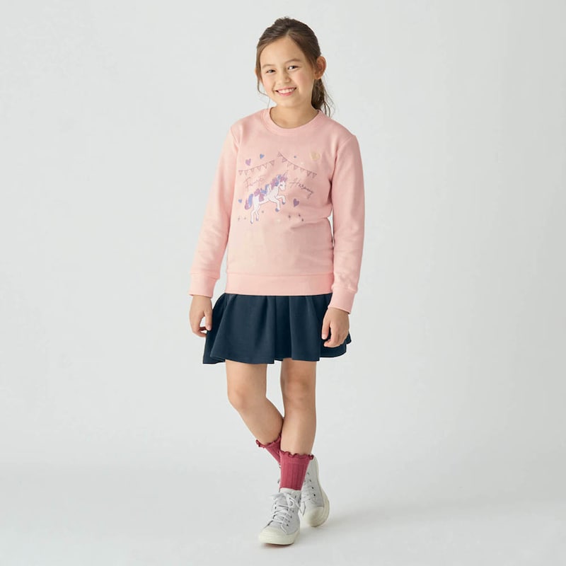 ピンク（ユニコーン）／モデル身長129cm・130サイズ着用