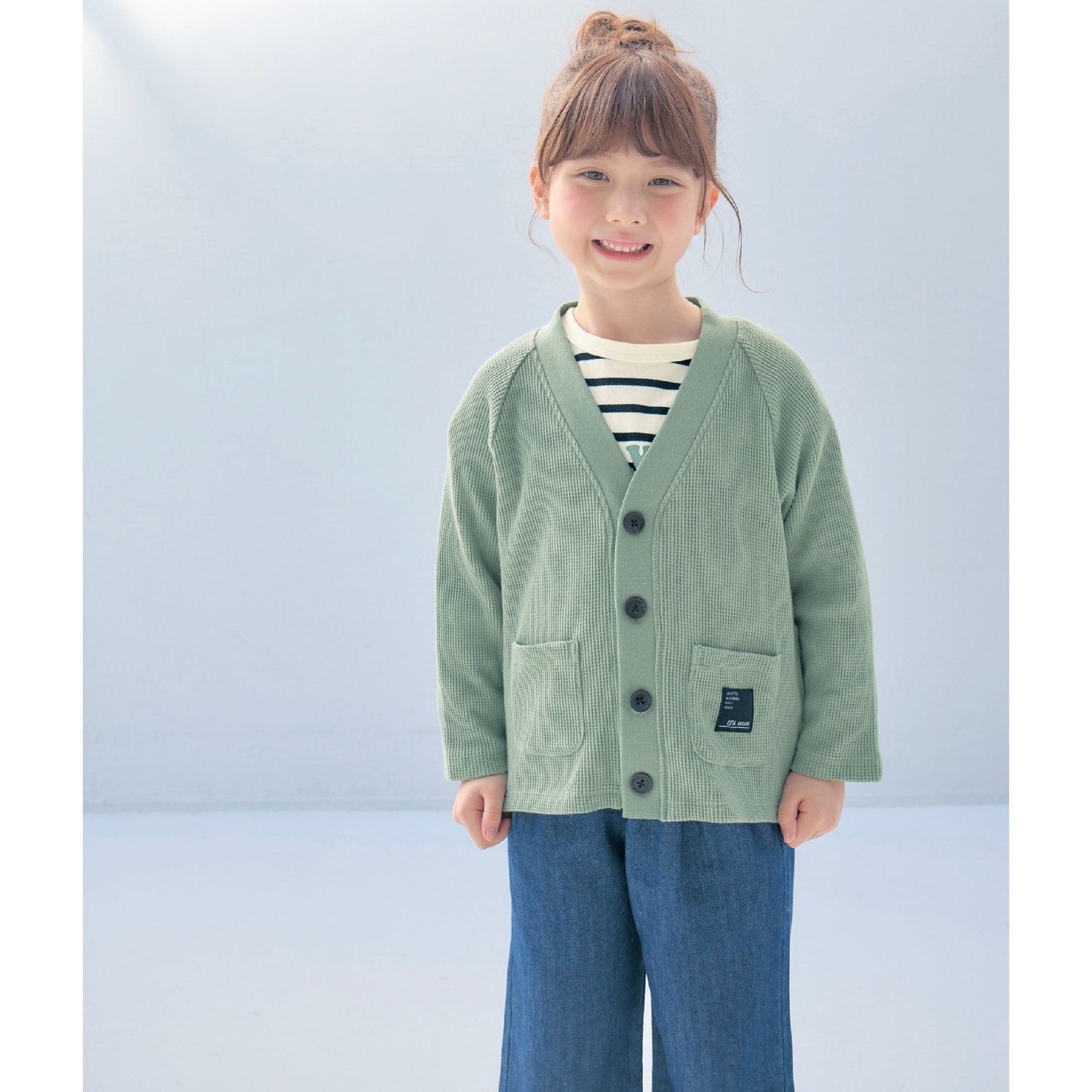 ロゴプリントニュアンスカラー裾ラウンド長袖Ｔシャツ【子供服