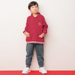 レッド／モデル身長121.5cm・サイズ130