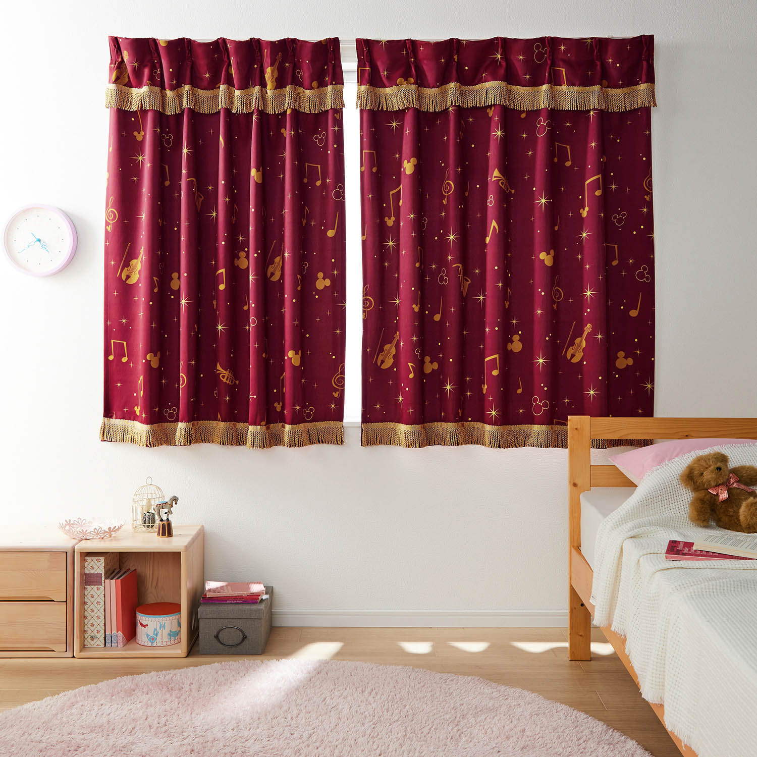 緞帳のような遮光・遮熱カーテン「ミッキーモチーフ」 <2枚組>(ディズニー/Disney) 緞帳のような遮光・遮熱カーテン「ミッキーモチーフ」 <2枚組>(ディズニー/Disney)