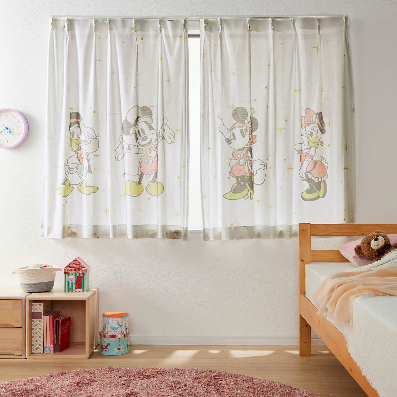 UVカット・遮熱・ミラーレースカーテン「ミッキー&フレンズ」 <2枚組>(ディズニー/Disney) UVカット・遮熱・ミラーレースカーテン「ミッキー&フレンズ」 <2枚組>(ディズニー/Disney)