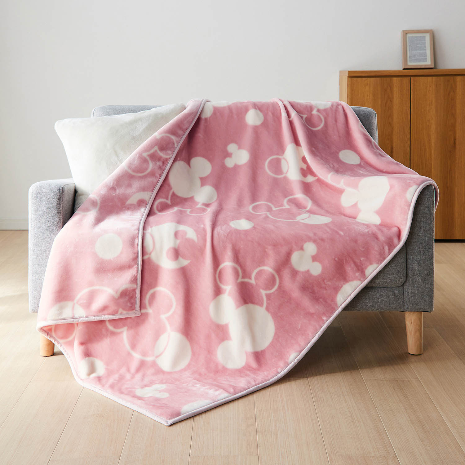 【メルトロ/meltoro】あったかなめらかな2枚合わせ毛布「ミッキーモチーフ」