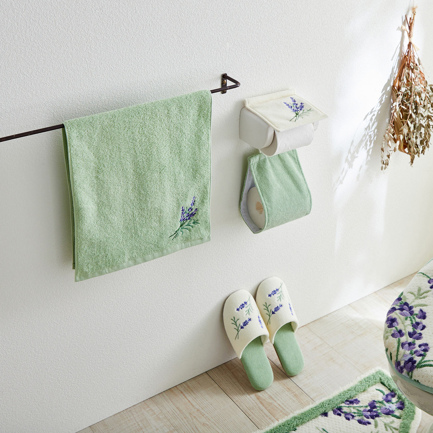 【ベルメゾン】ラベンダー柄のホルダーカバー・スリッパ・タオル 【ベルメゾン】ラベンダー柄のホルダーカバー・スリッパ・タオル