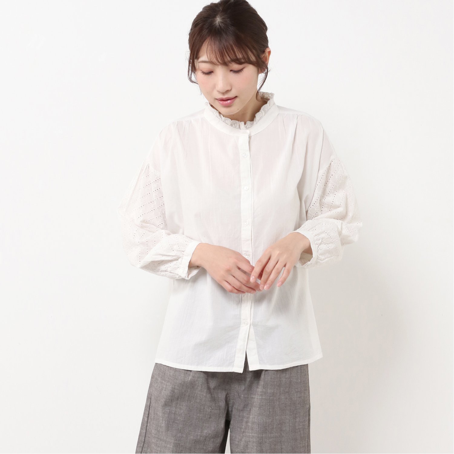 【ベルメゾン】袖刺繍ブラウス