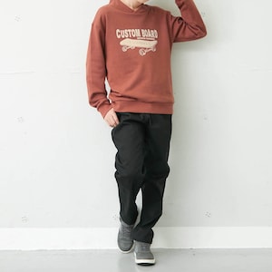 アーモンド／モデル身長：148.5cm、着用サイズ：150