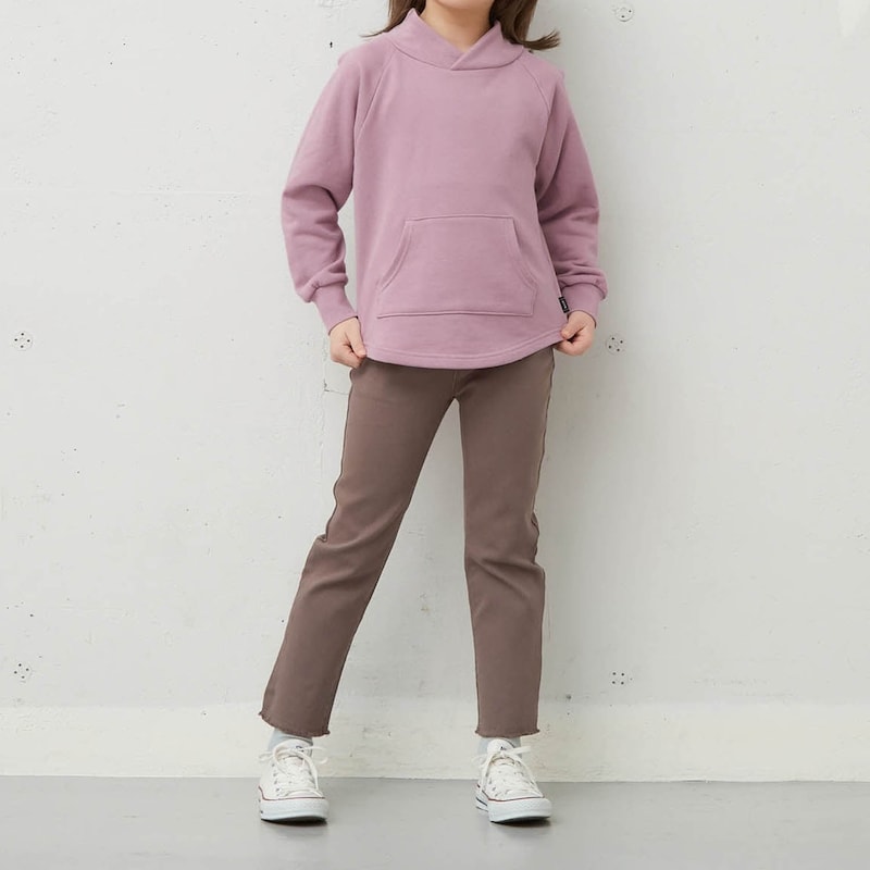 スモーキーラベンダー／モデル身長135cm・130サイズ着用