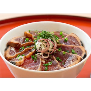 わら焼き鰹たたきの漬け丼