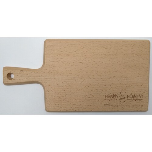 シンプルデザインの木製カッティングボード「くまのプーさん」