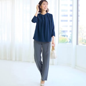 モデル身長169cm／M　ネイビー着用