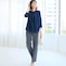モデル身長169cm／M　ネイビー着用