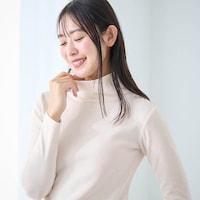 モデル身長165cm／M（オフホワイト）