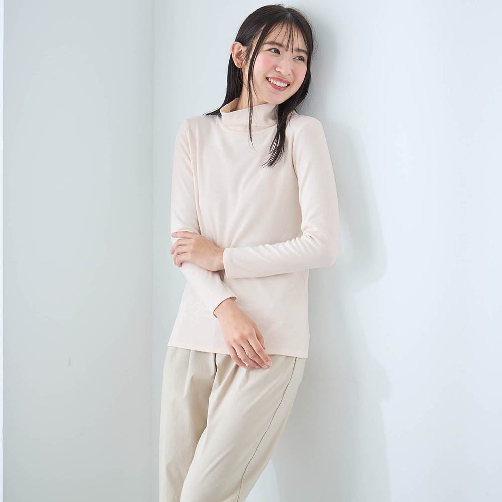 モデル身長165cm／M（オフホワイト）