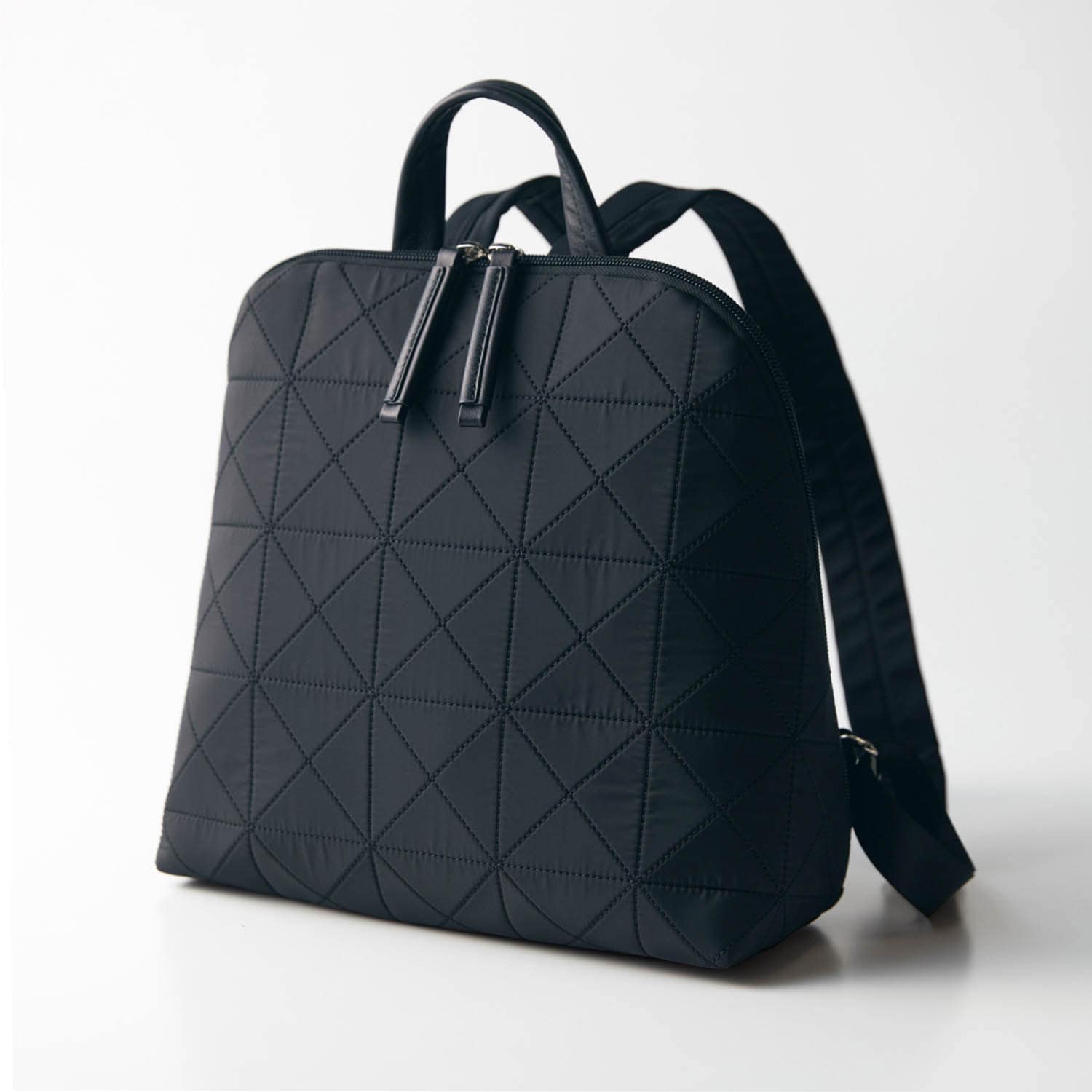 ISSEY MIYAKE リュックサック 青 普段使い ブランド品 - バッグ