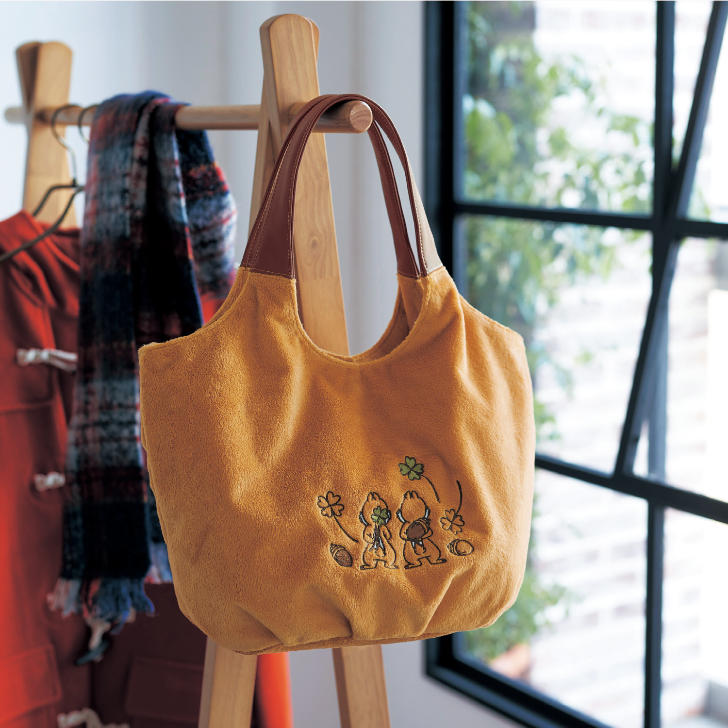 1月11日まで初売りタイムセール 刺繍バルーントートバッグ チップ デール ディズニー Disney 通販のベルメゾンネット 1月11日まで初売りタイムセール 刺繍バルーントートバッグ チップ デール ディズニー Disney 通販のベルメゾンネット