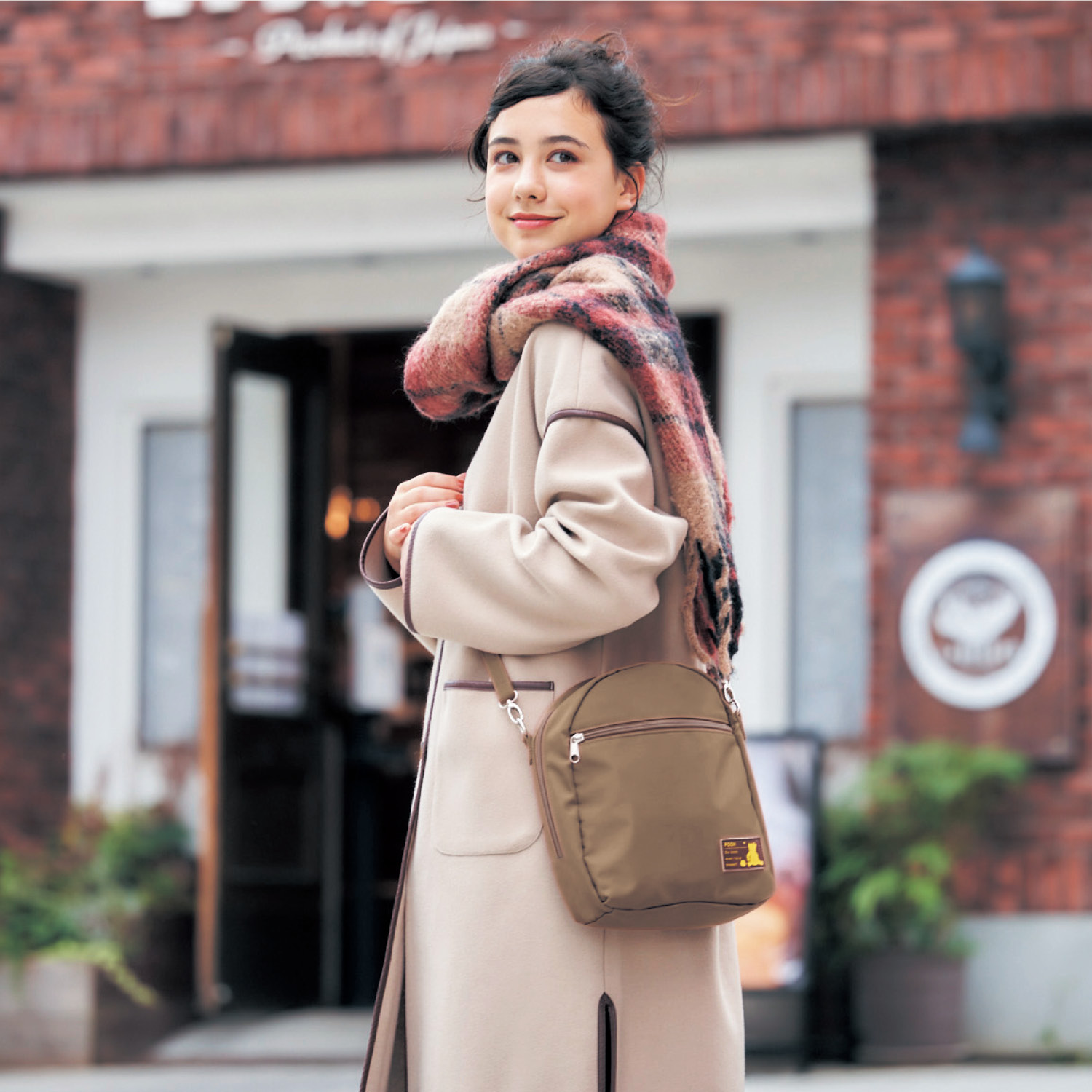 ガバッと開くショルダーバッグ 選べるキャラクター ディズニー Disney 通販のベルメゾンネット ガバッと開くショルダーバッグ 選べるキャラクター ディズニー Disney 通販のベルメゾンネット