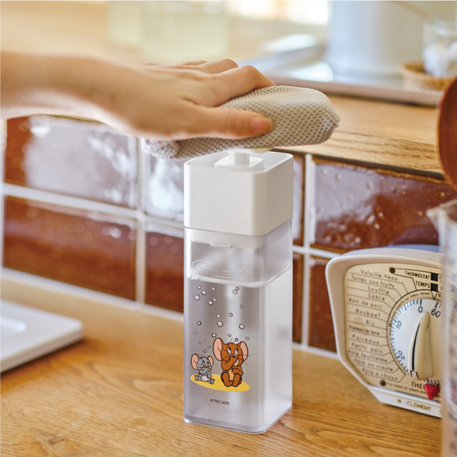 【トムとジェリー/TOM and JERRY】片手で出せるディスペンサー「トムとジェリー」