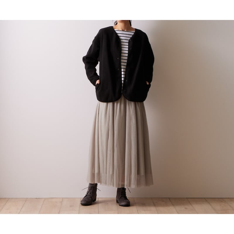 ブラック／モデル身長172cm・Mサイズ着用