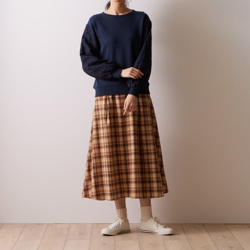 ネイビー／モデル身長172cm・Mサイズ着用