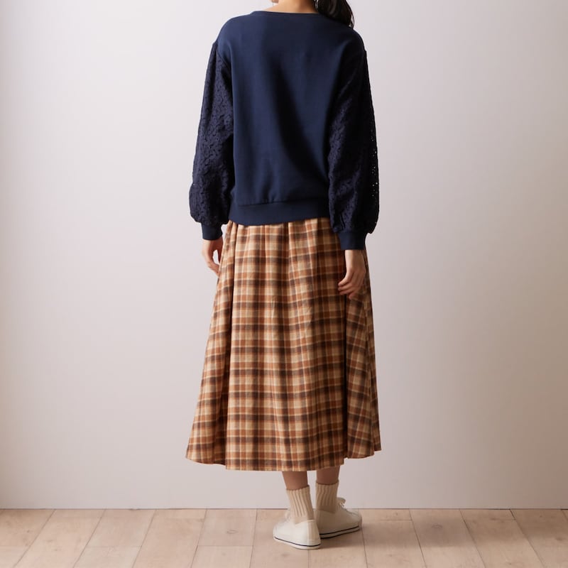 ネイビー／モデル身長172cm・Mサイズ着用