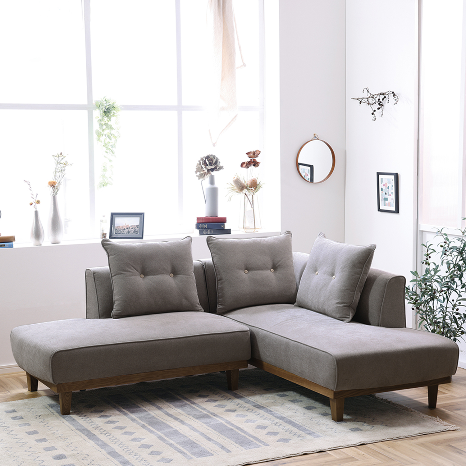 【ノフリス/nofflys】北欧テイストのクッション付きカウチソファー