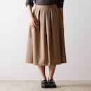 ベージュ