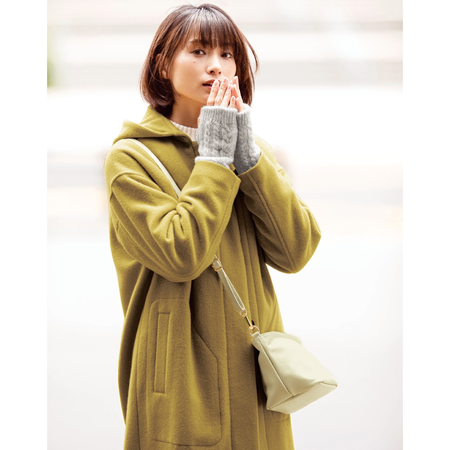 フード付きロングコート