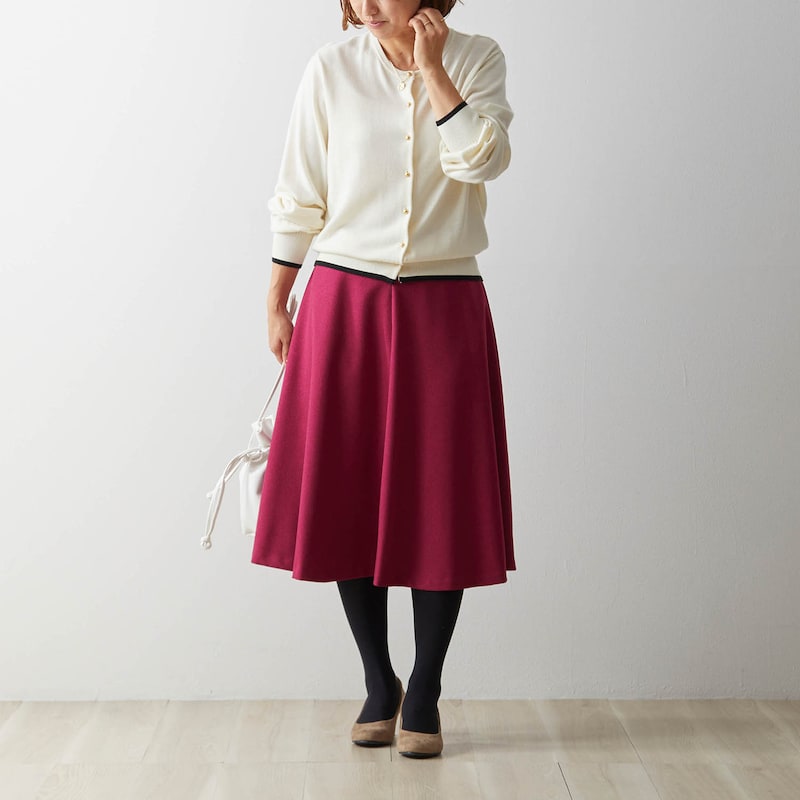 スタッフ身長156cm／61-89・総丈69cm
