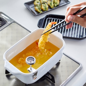【ベルメゾン】コンパクトなホーローの角型天ぷら揚げ鍋(バット・アミ・温度計付き)