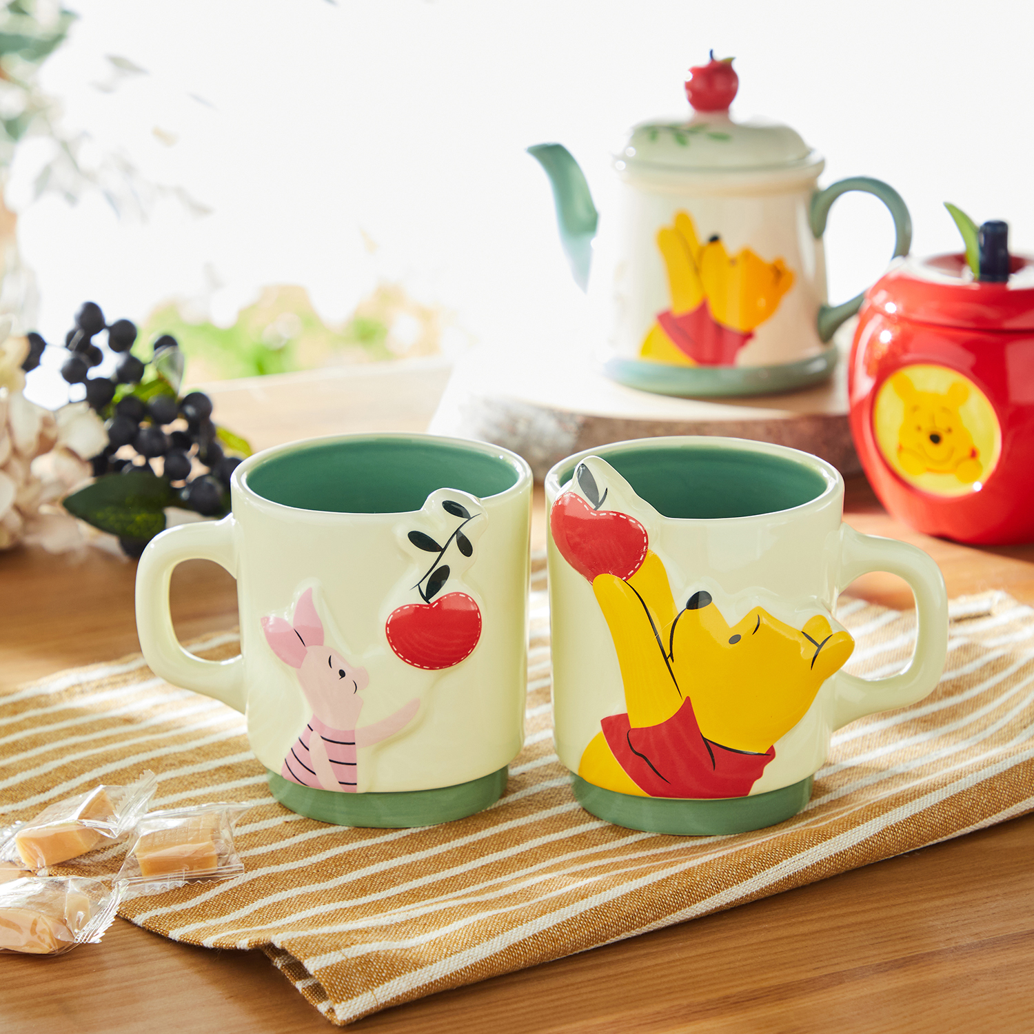 りんごモチーフのペアマグカップ くまのプーさん ディズニー Disney 通販のベルメゾンネット りんごモチーフのペアマグカップ くまのプーさん ディズニー Disney 通販のベルメゾンネット