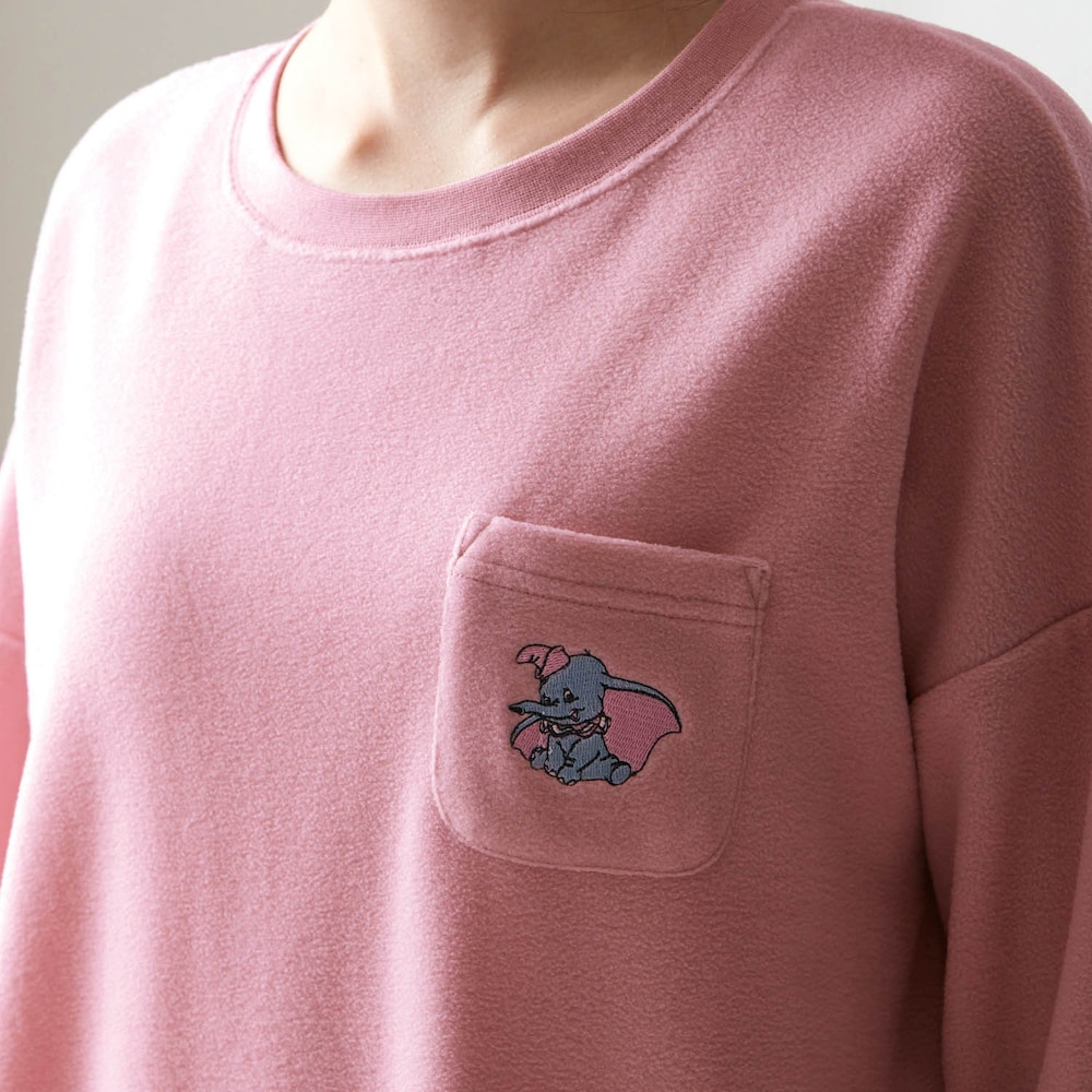 左胸ポケットの刺繍アップ（ダンボ）