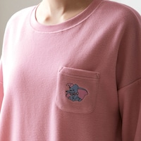 左胸ポケットの刺繍アップ（ダンボ）