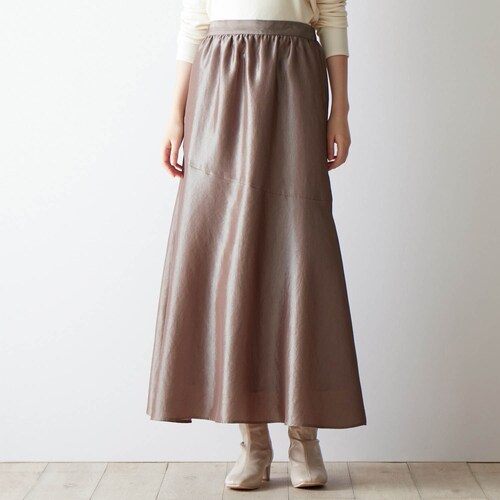 【1月25日 再値下げ】 春先まで着られる光沢素材のティアードスカート
