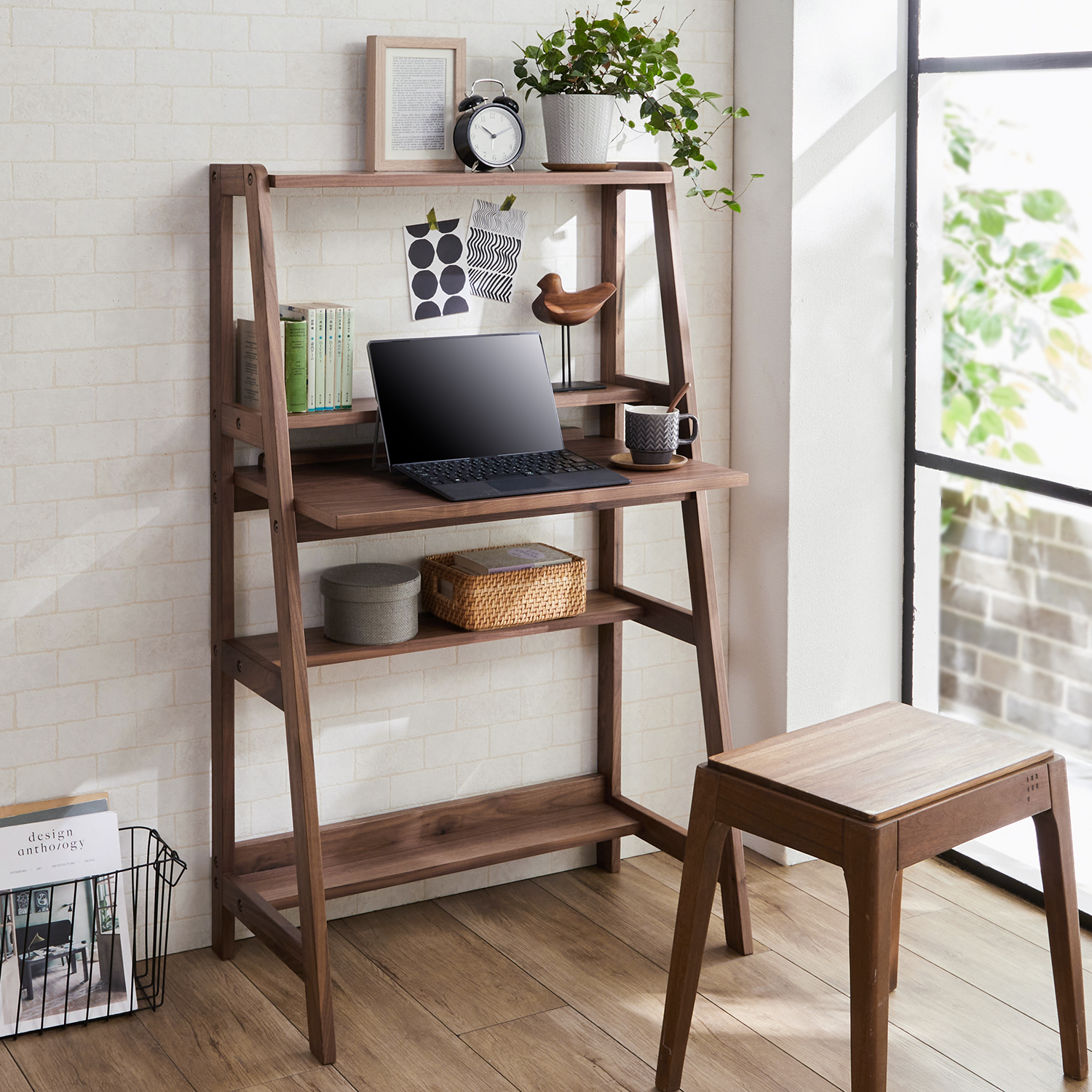 【ベルメゾン】ウォルナット材のリビングデスク