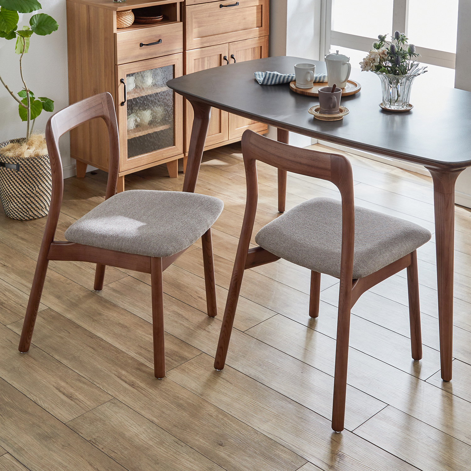 【ベルメゾン】やさしい丸みのダイニングチェア2脚セット