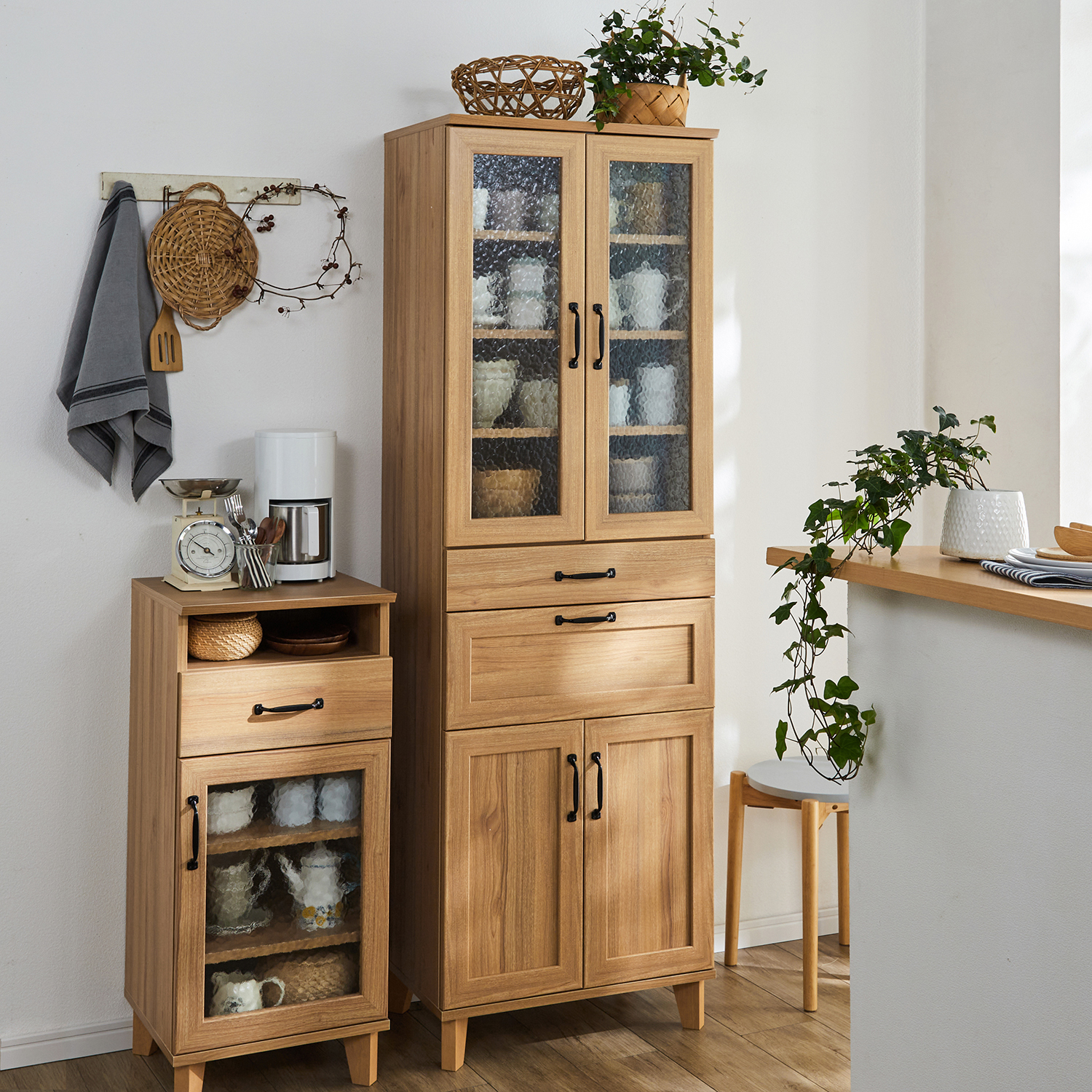 【ベルメゾン】ナチュラルテイストの食器棚