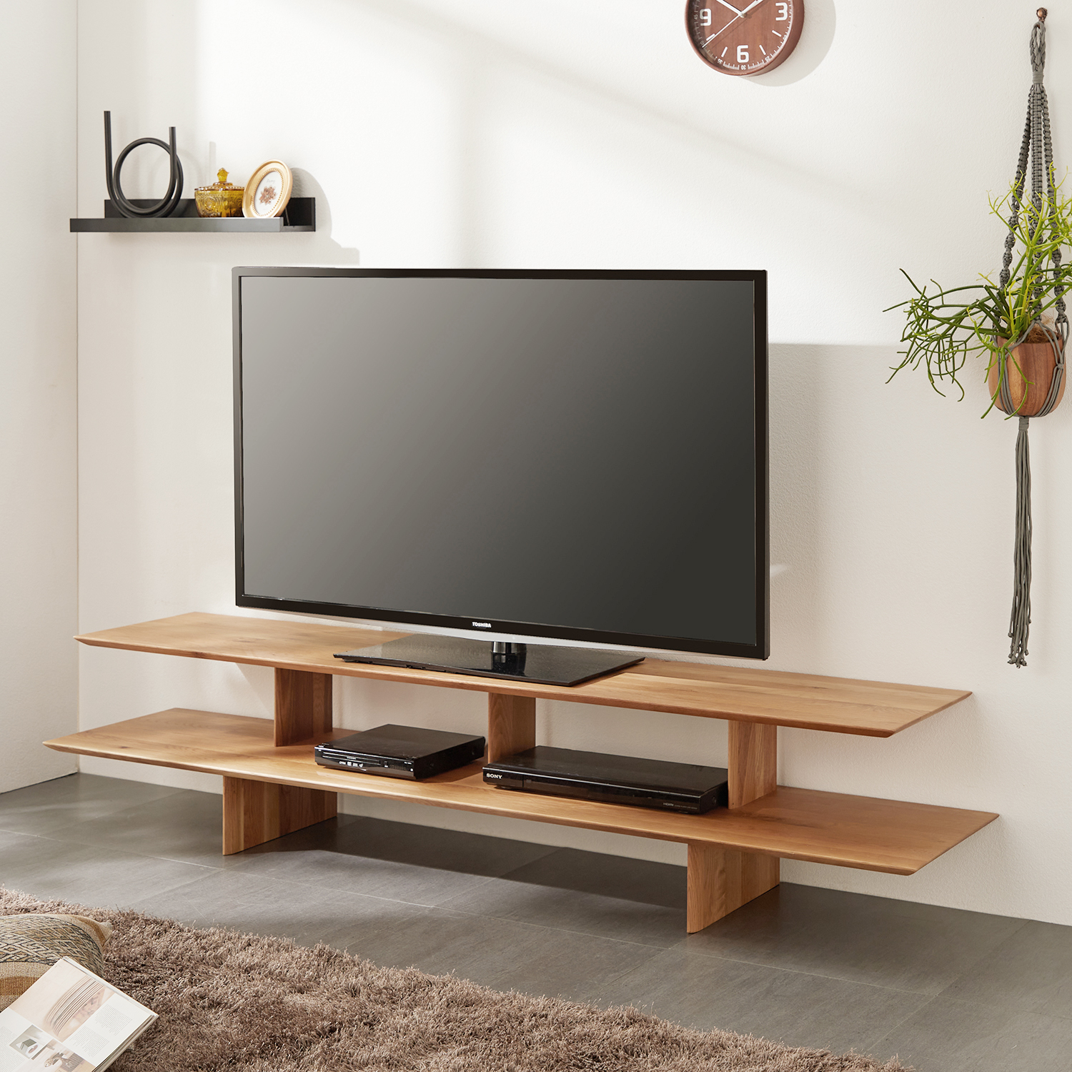 【ノーウェアライクホーム/NOWHERE LIKE HOME】オーク材の木目が美しいラック仕様のテレビ台