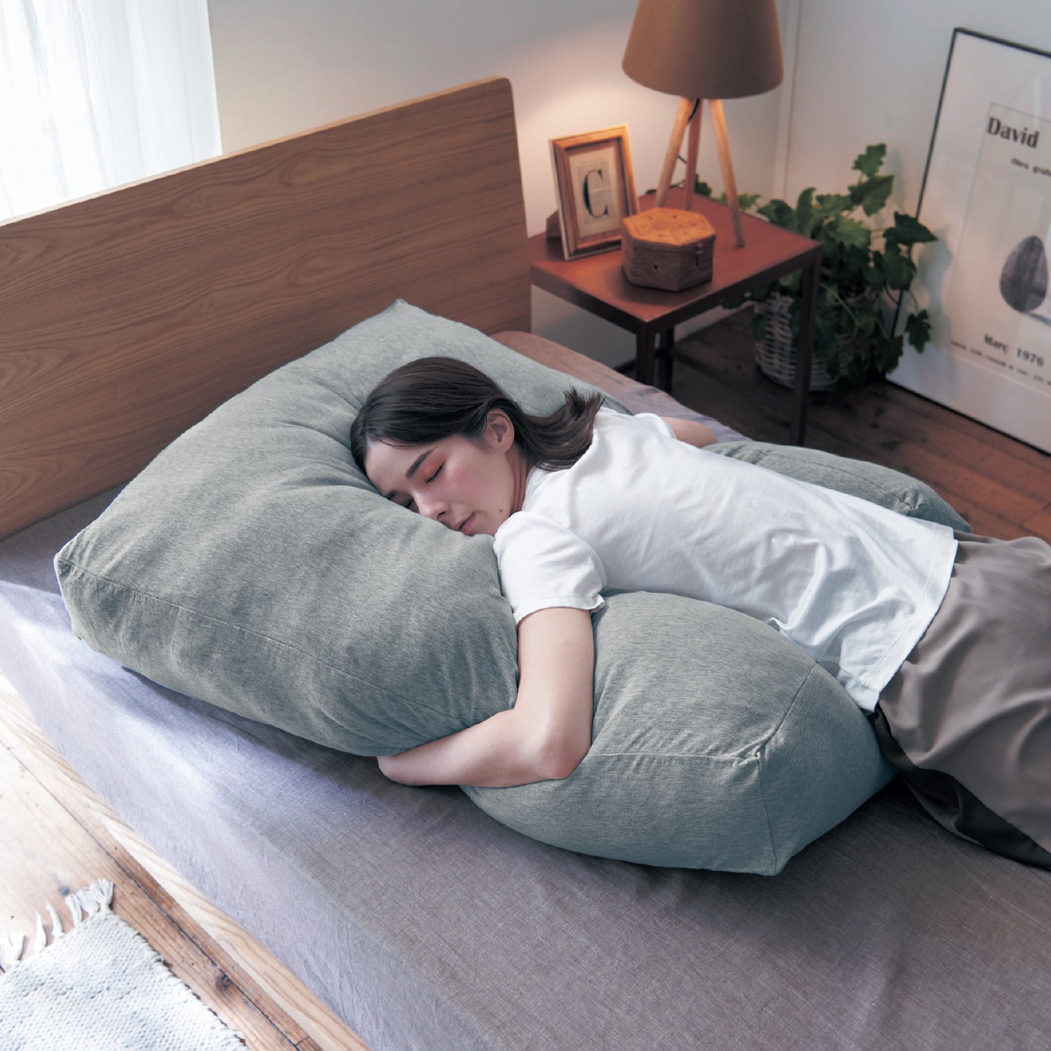 ＜ベルメゾン＞包み込まれる大きさのもっちりビッグ枕